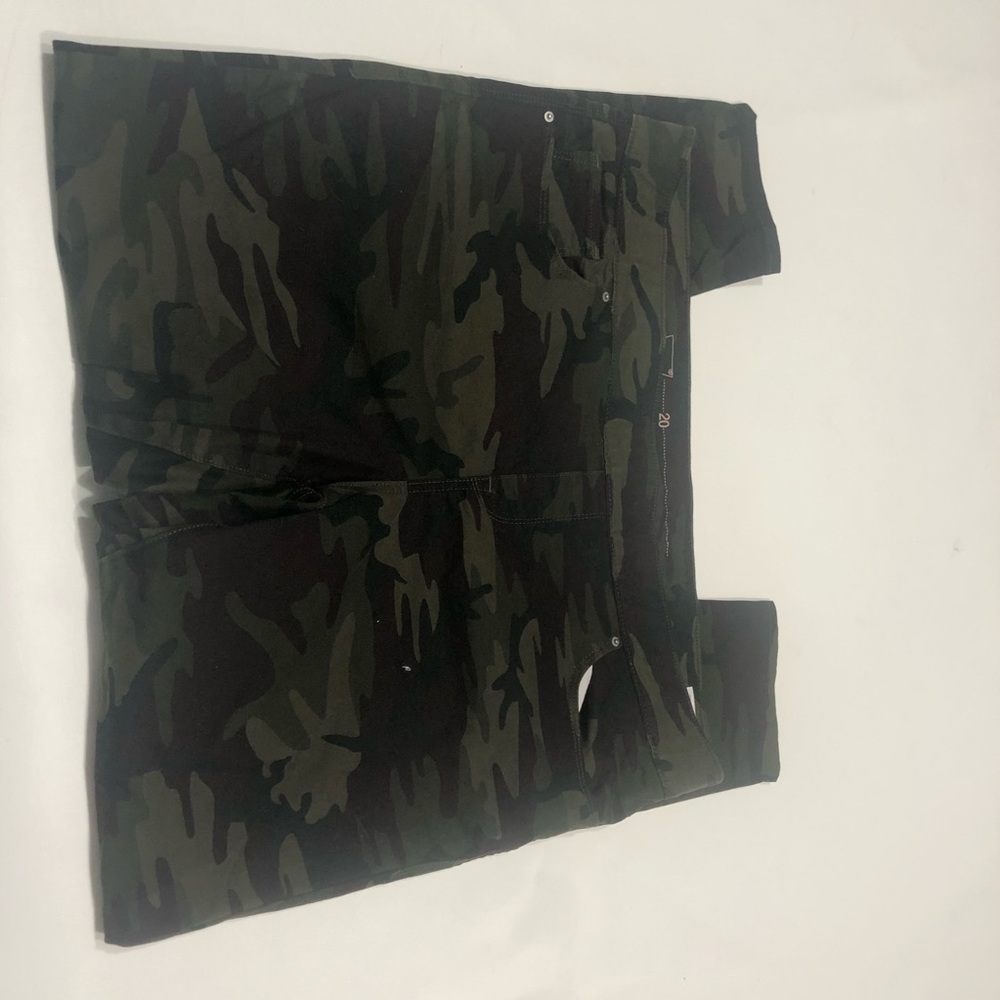 Levi’s Pull-On Camo Jegging